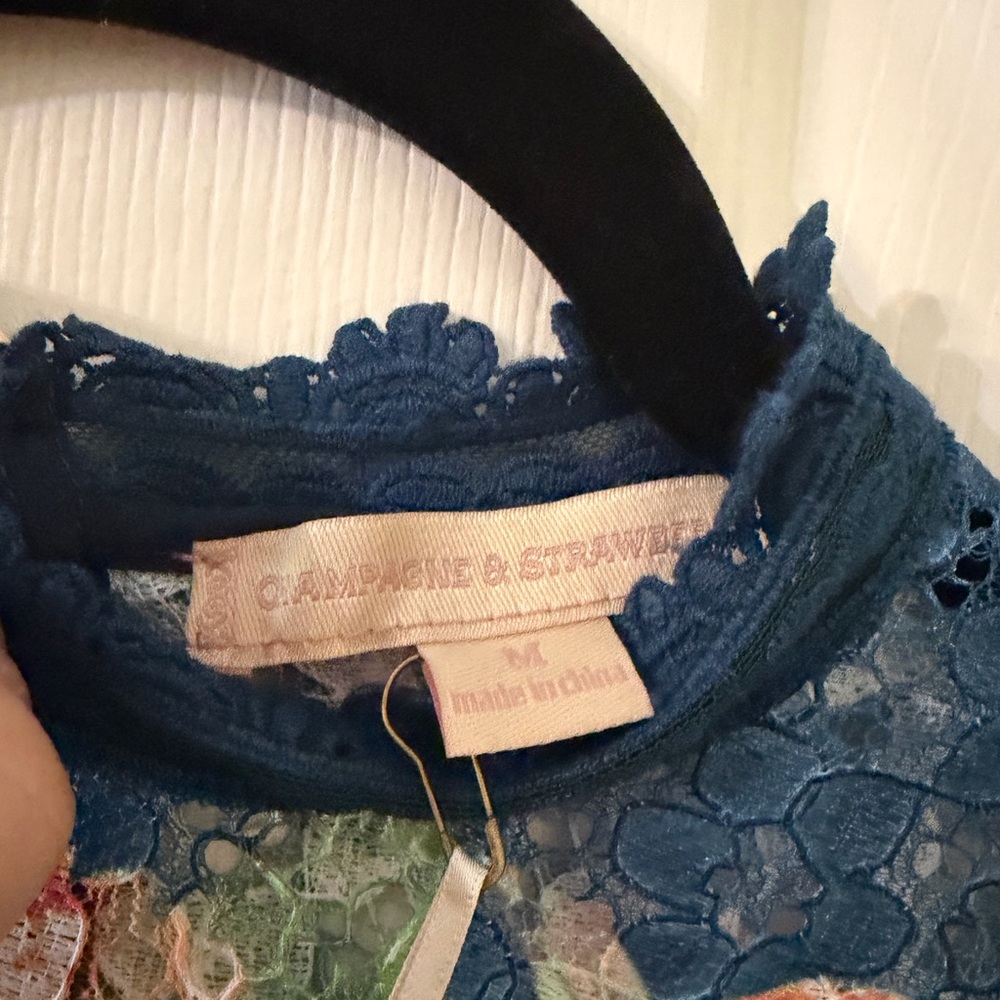 Floral Lace Women Top - Teal and  Pink Size M - Picture 2 of 5